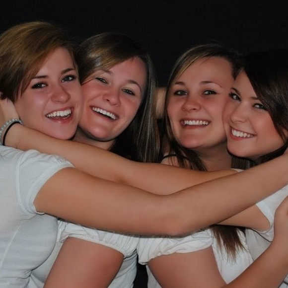 Meet your Posher, Annette - Picture 1 of 1